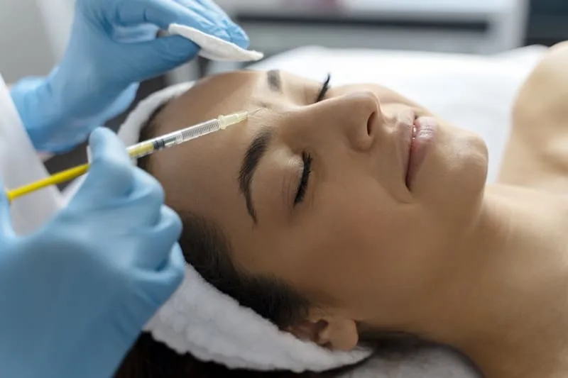 Especialista en rinoplastia y cirugía facial cerca de Catedral de Nuestra Señora de Guadalupe en Mexicali, Baja California