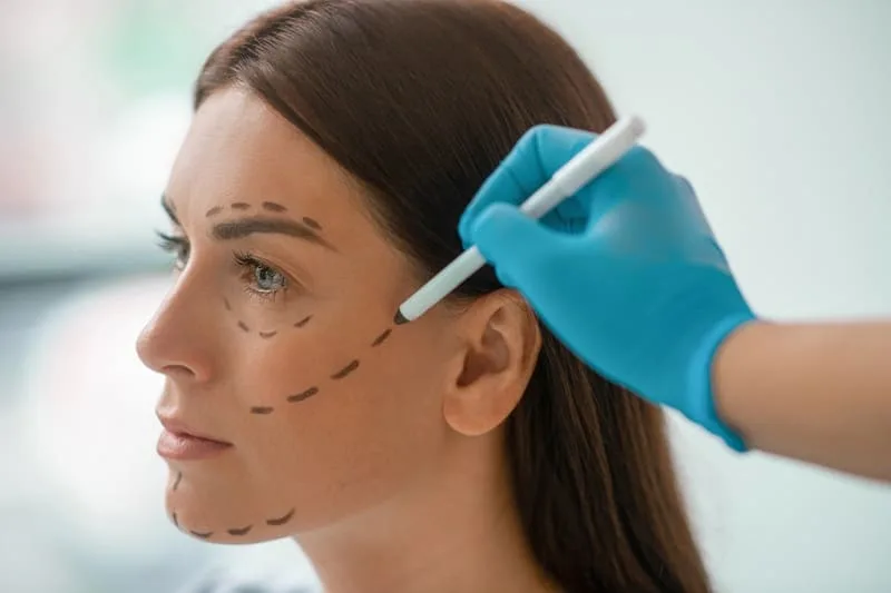 Especialista en rinoplastia y cirugía facial cerca de Hospital General de Mexicali en Mexicali, Baja California